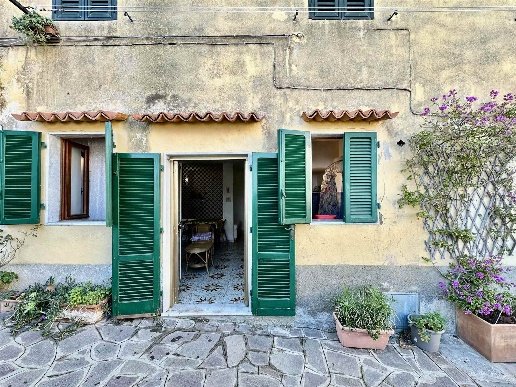 appartamento in vendita a Rio in zona Rio nell'Elba