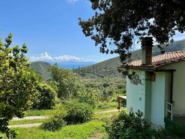 casa indipendente in vendita a Rio in zona Rio nell'Elba