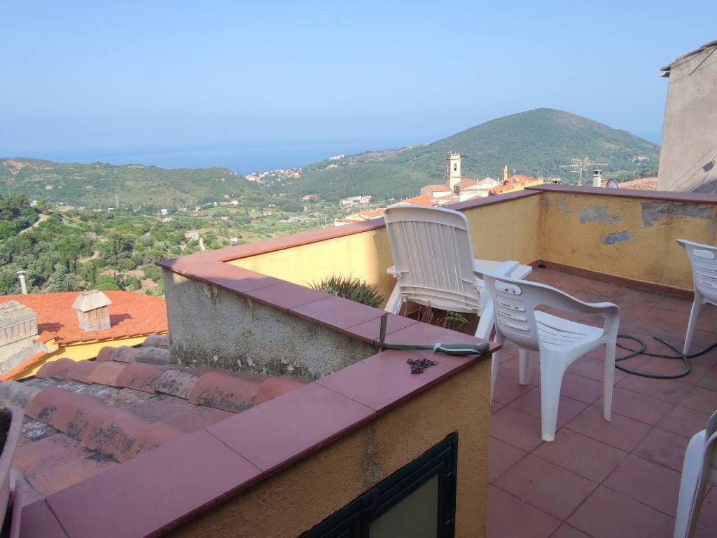 appartamento in vendita a Rio in zona Rio nell'Elba