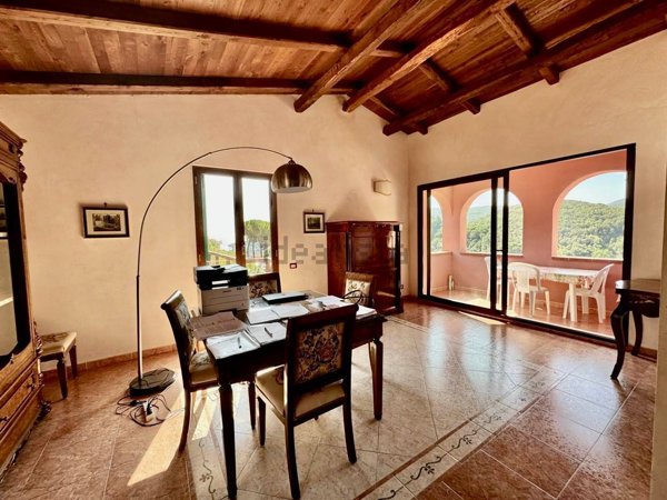 casa indipendente in vendita a Rio in zona Cavo