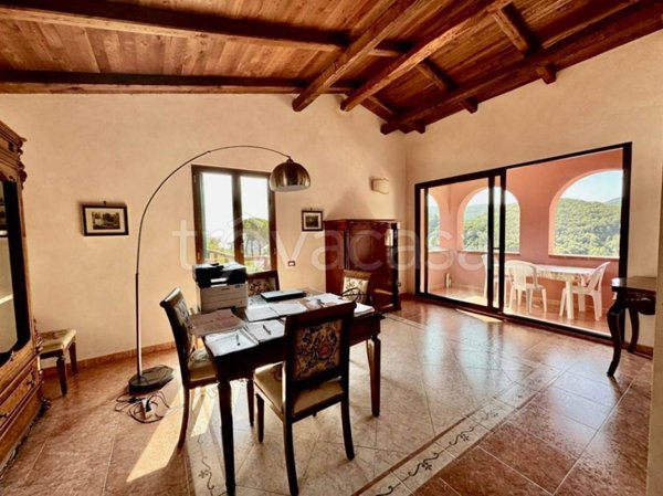 casa indipendente in vendita a Rio in zona Cavo