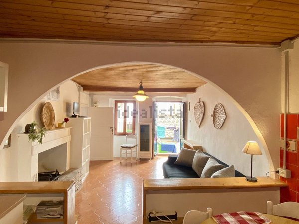 appartamento in vendita a Rio in zona Rio nell'Elba