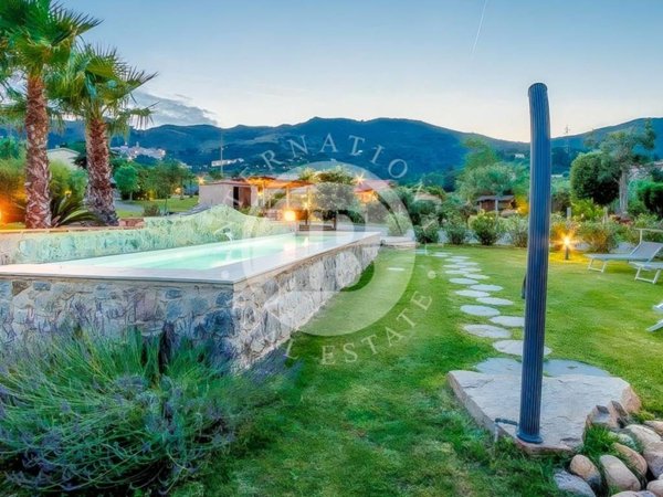 casa indipendente in vendita a Rio in zona Rio nell'Elba