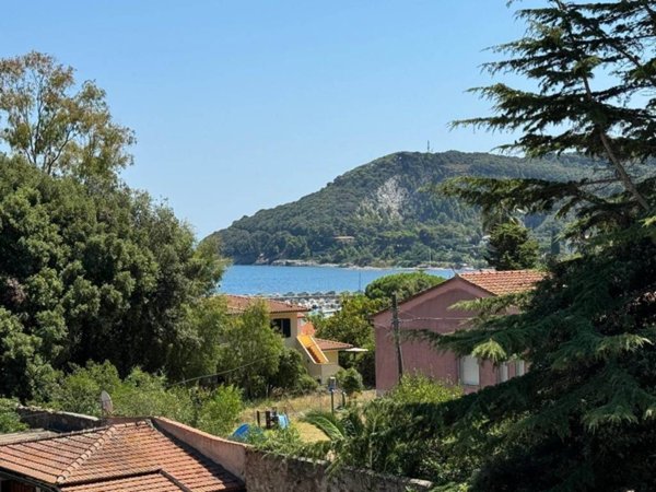 casa indipendente in vendita a Rio in zona Cavo