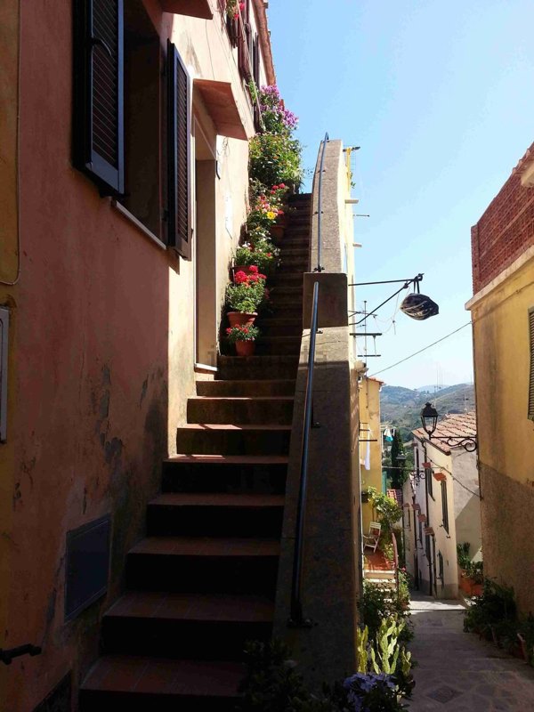 appartamento in vendita a Rio in zona Rio nell'Elba