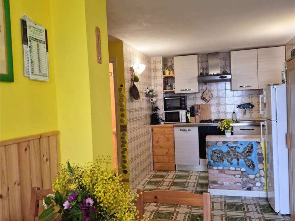 appartamento in vendita a Rio in zona Rio nell'Elba