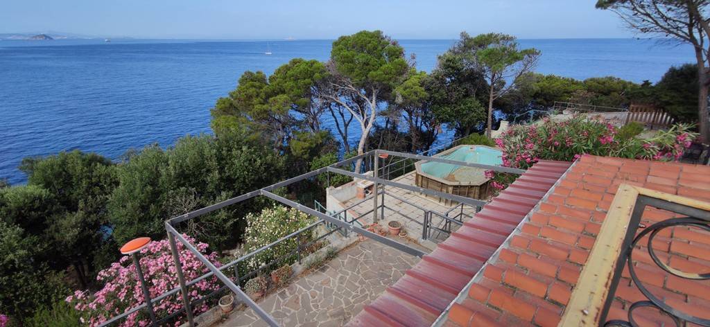 casa indipendente in vendita a Rio in zona Rio Marina