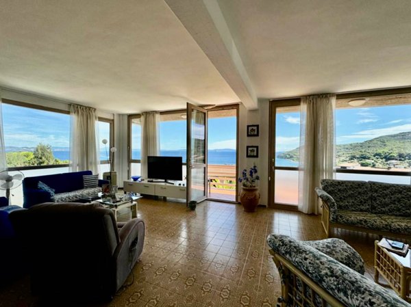 casa indipendente in vendita a Rio in zona Cavo