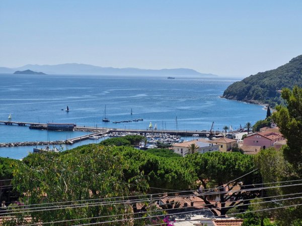 appartamento in vendita a Rio in zona Cavo