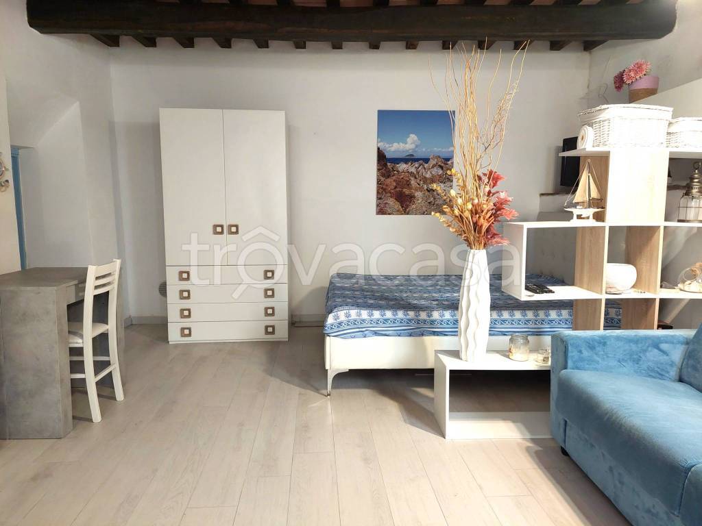 appartamento in vendita a Rio in zona Rio nell'Elba