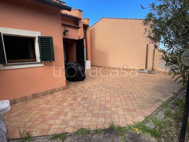casa indipendente in vendita a Rio in zona Cavo