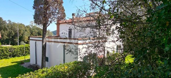 casa indipendente in vendita a Rio in zona Cavo
