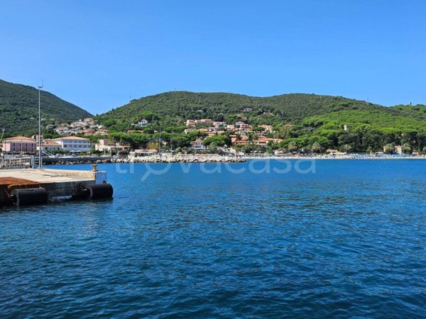 negozio in vendita a Rio in zona Cavo