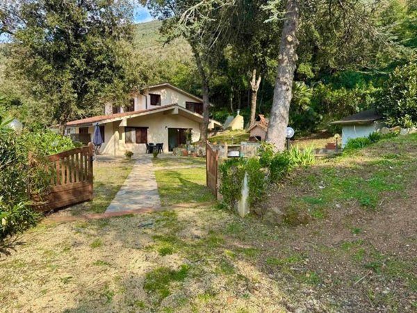 casa indipendente in vendita a Rio in zona Rio Marina