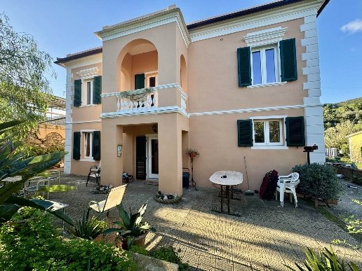 casa indipendente in vendita a Rio in zona Rio Marina