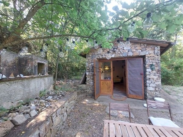 locale di sgombero in vendita a Rio in zona Cavo