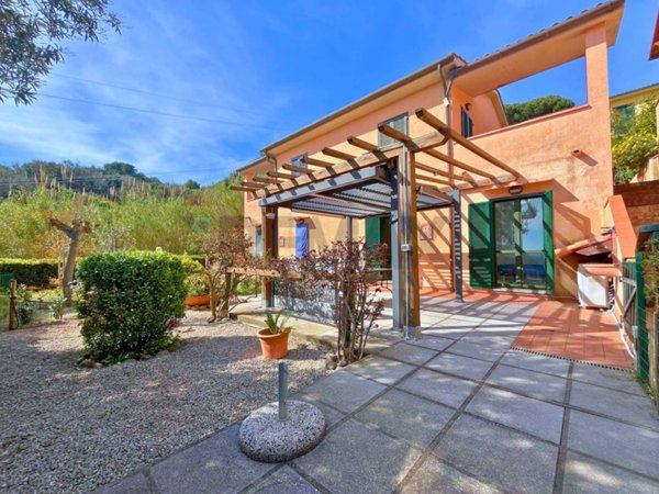 appartamento in vendita a Rio in zona Rio nell'Elba