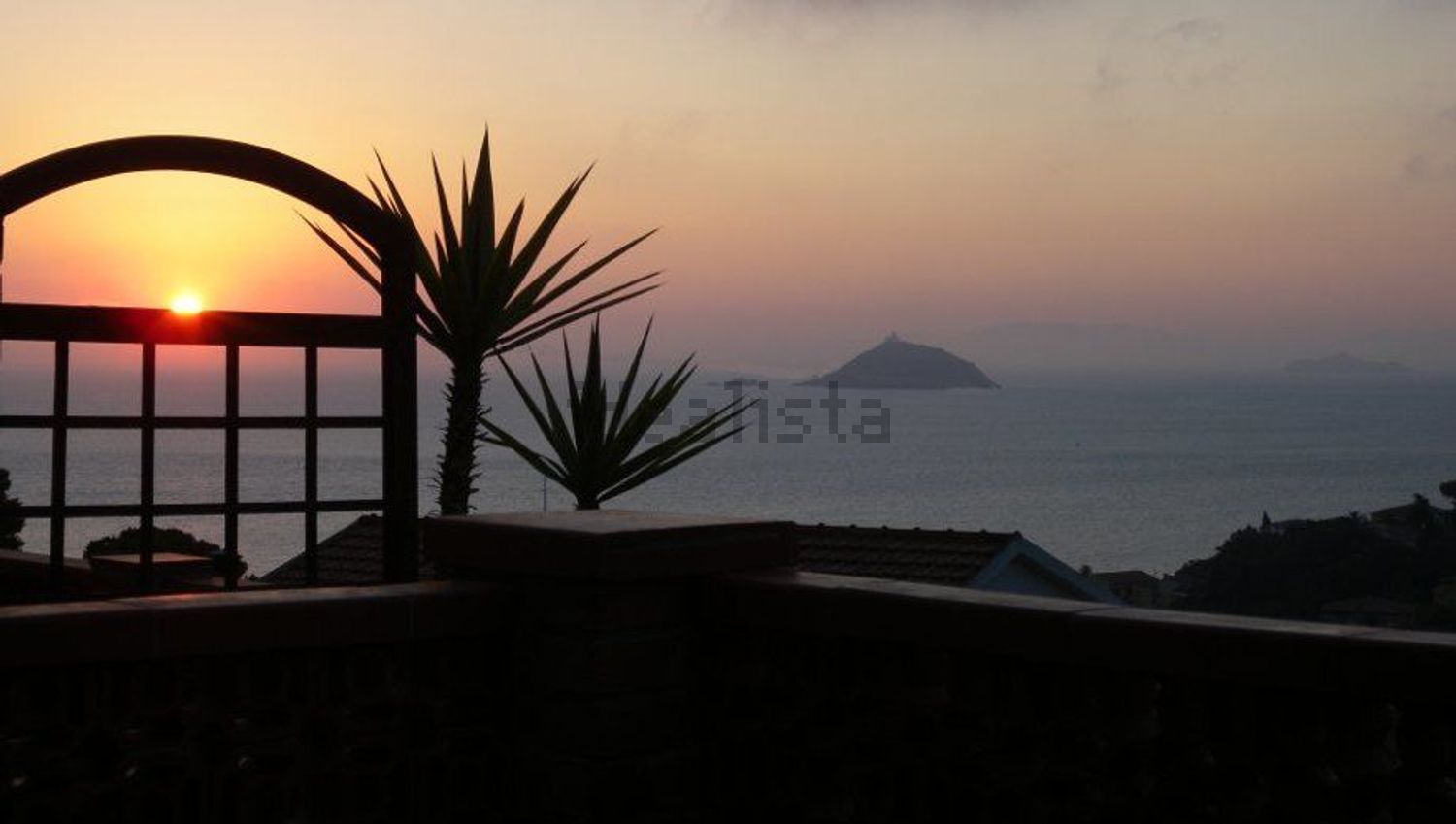 casa indipendente in vendita a Rio in zona Cavo