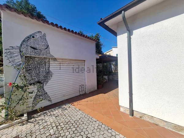 casa indipendente in vendita a Rio in zona Cavo