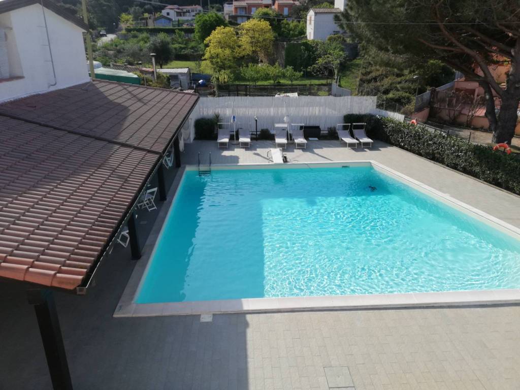 intera palazzina in vendita a Rio