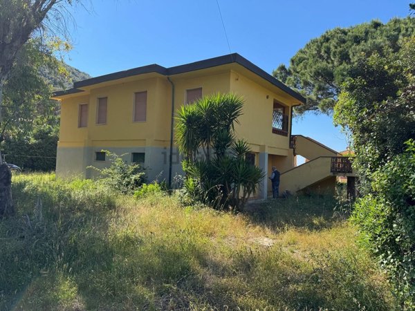 casa indipendente in vendita a Rio in zona Rio nell'Elba