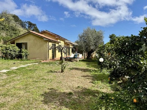 casa indipendente in vendita a Rio in zona Rio Marina