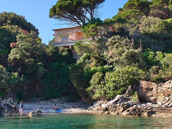 appartamento in vendita a Rio in zona Cavo