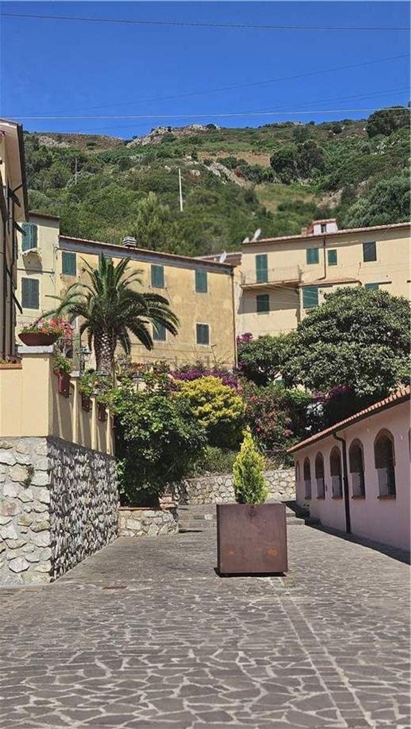 appartamento in vendita a Rio in zona Rio nell'Elba