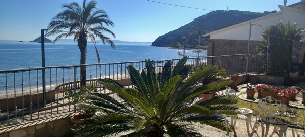 appartamento in vendita a Rio in zona Cavo