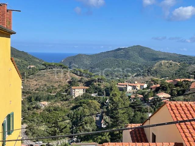 appartamento in vendita a Rio in zona Rio nell'Elba