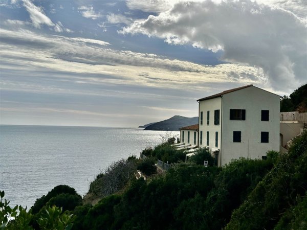 appartamento in vendita a Rio in zona Cavo