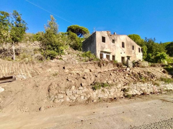 casale in vendita a Rio in zona Rio nell'Elba