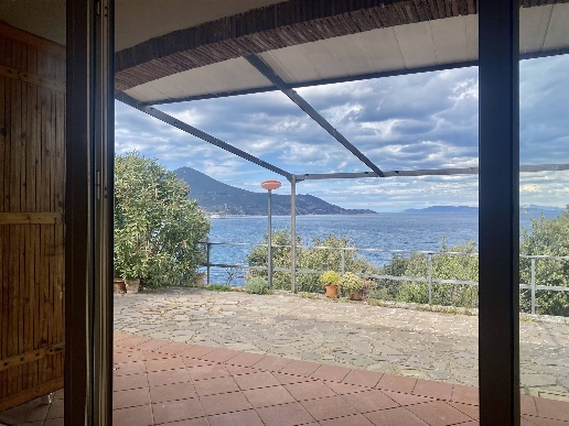 casa indipendente in vendita a Rio in zona Rio Marina