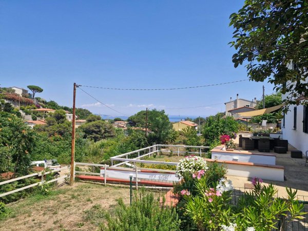 casa indipendente in vendita a Rio in zona Cavo