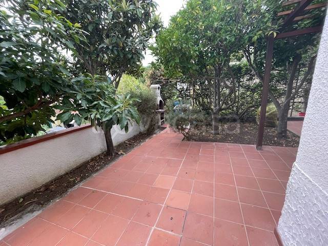 casa indipendente in vendita a Rio in zona Cavo