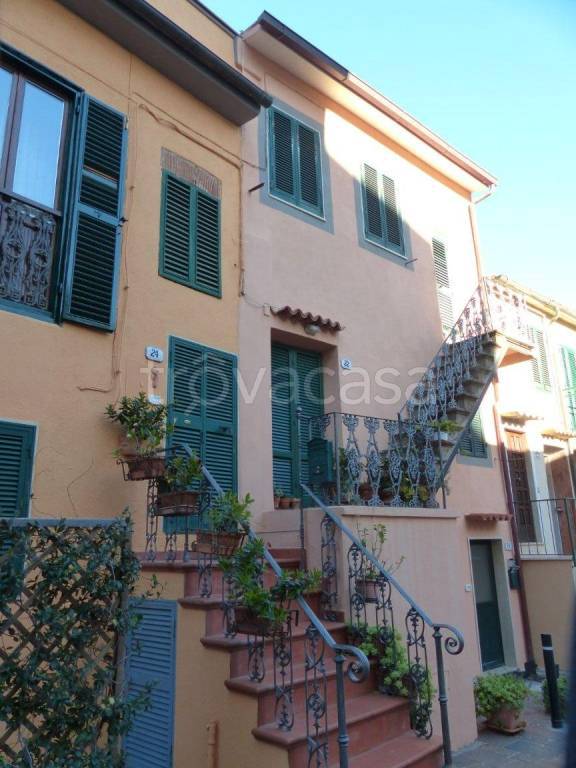 appartamento in vendita a Rio in zona Rio nell'Elba