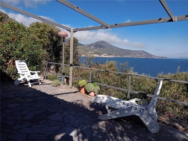 casa indipendente in vendita a Rio in zona Rio Marina