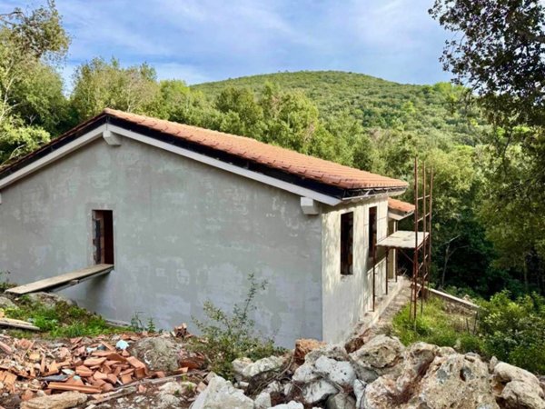 casa indipendente in vendita a Rio in zona Rio Marina
