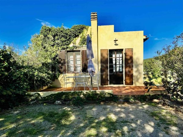 casa indipendente in vendita a Rio in zona Rio Marina