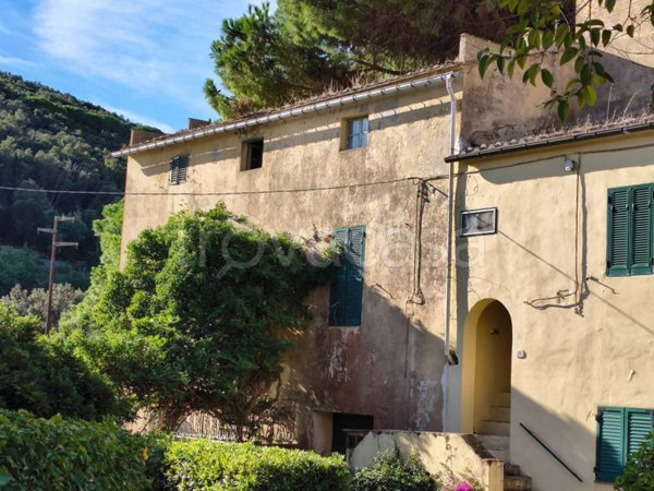 casa indipendente in vendita a Rio in zona Cavo