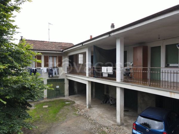 negozio in vendita a Fara Novarese