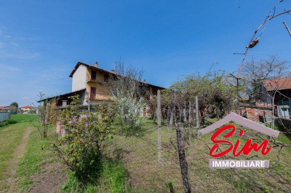casale in vendita a Fara Novarese