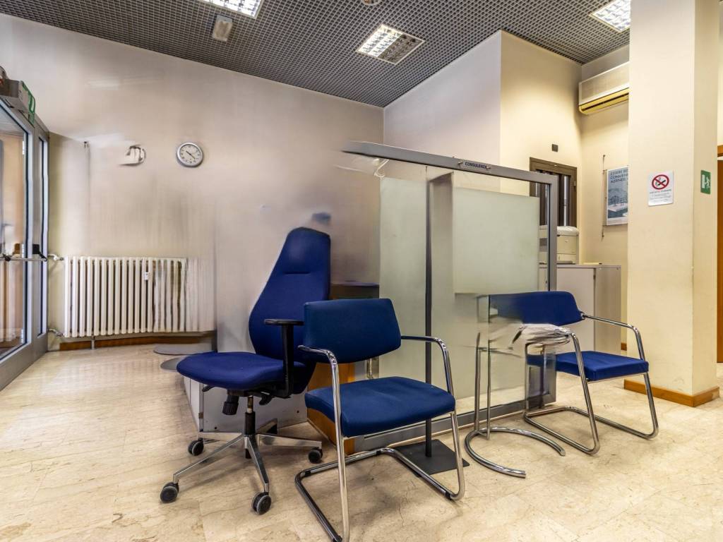 negozio in vendita a Fara Novarese