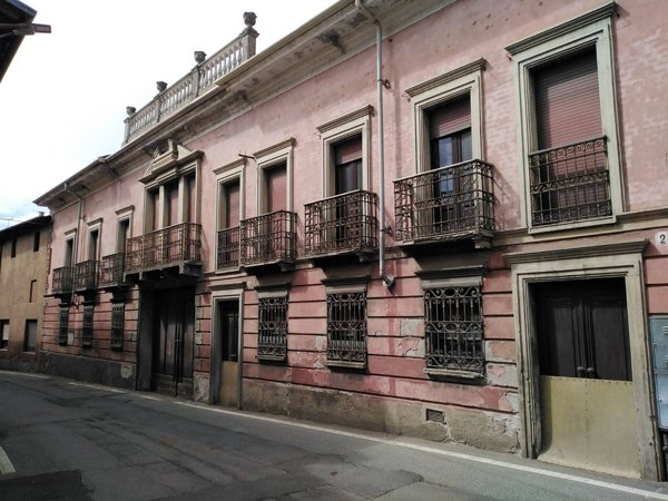 appartamento in vendita a Fara Novarese