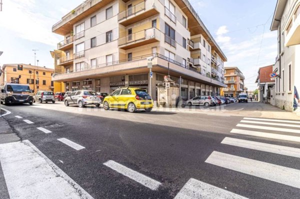 negozio in vendita a Fara Novarese