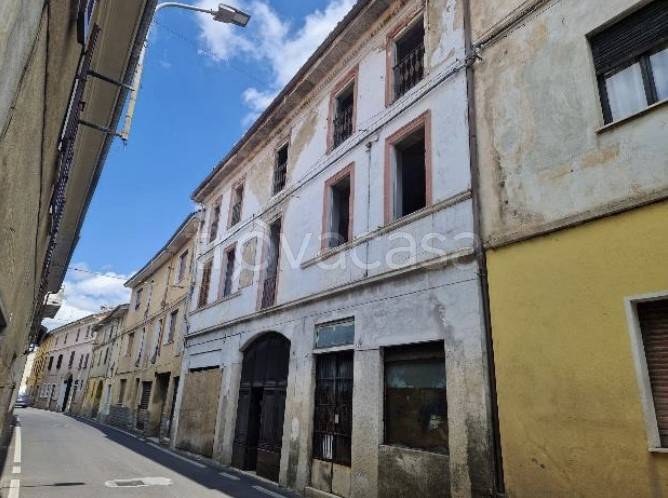 appartamento in vendita a Fara Novarese