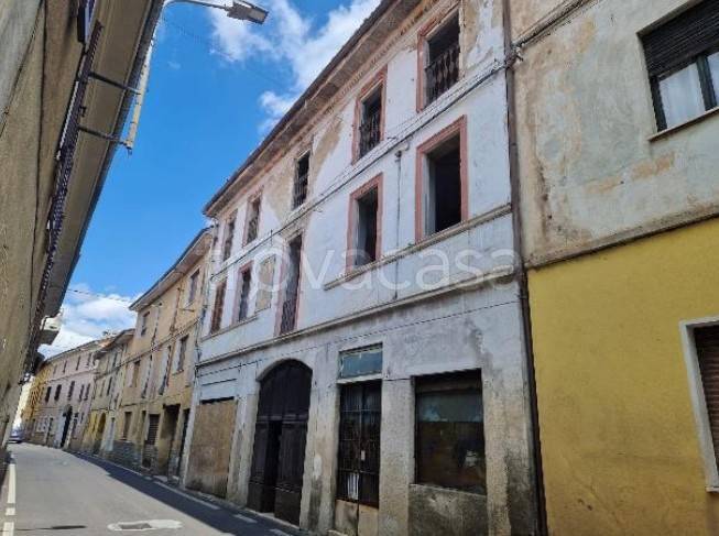 appartamento in vendita a Fara Novarese