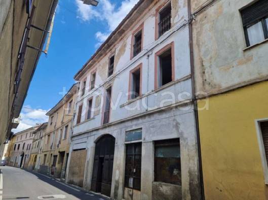 appartamento in vendita a Fara Novarese