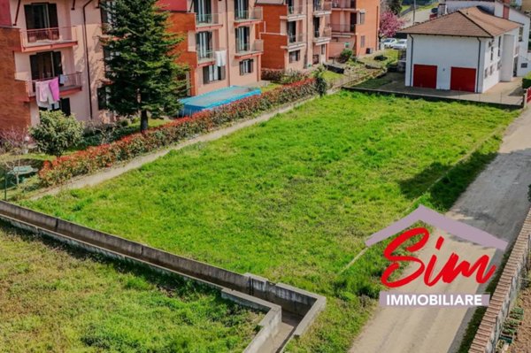 casa semindipendente in vendita a Fara Novarese