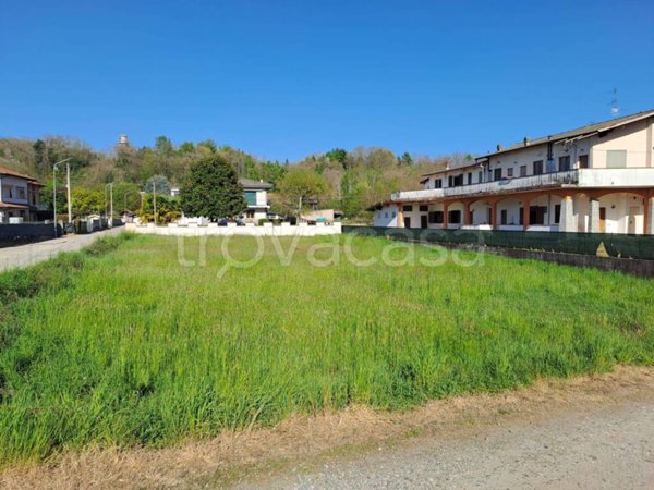terreno edificabile in vendita a Fara Novarese